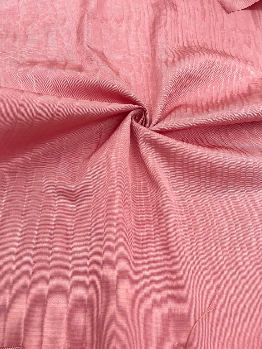 Tissu de soie rose pastel, soie par cour. Conception de filigrane, soie Shantung, tissu de soie moiré large, ruban de soie large et épais, tissu d'ameublement en soie.