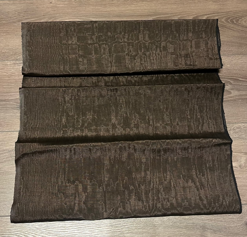 Tapisserie d'ameublement luxueuse en soie noire pour tête de lit ottomane, tissus d'intérieur pour textiles de maison : housses d'oreiller, motifs inspirés du kimono, motifs en filigrane.