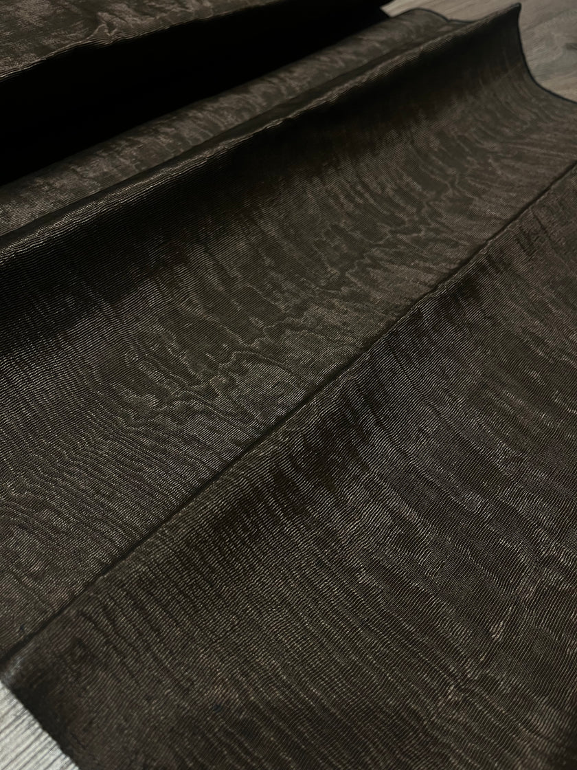 Tapisserie d'ameublement luxueuse en soie noire pour tête de lit ottomane, tissus d'intérieur pour textiles de maison : housses d'oreiller, motifs inspirés du kimono, motifs en filigrane.