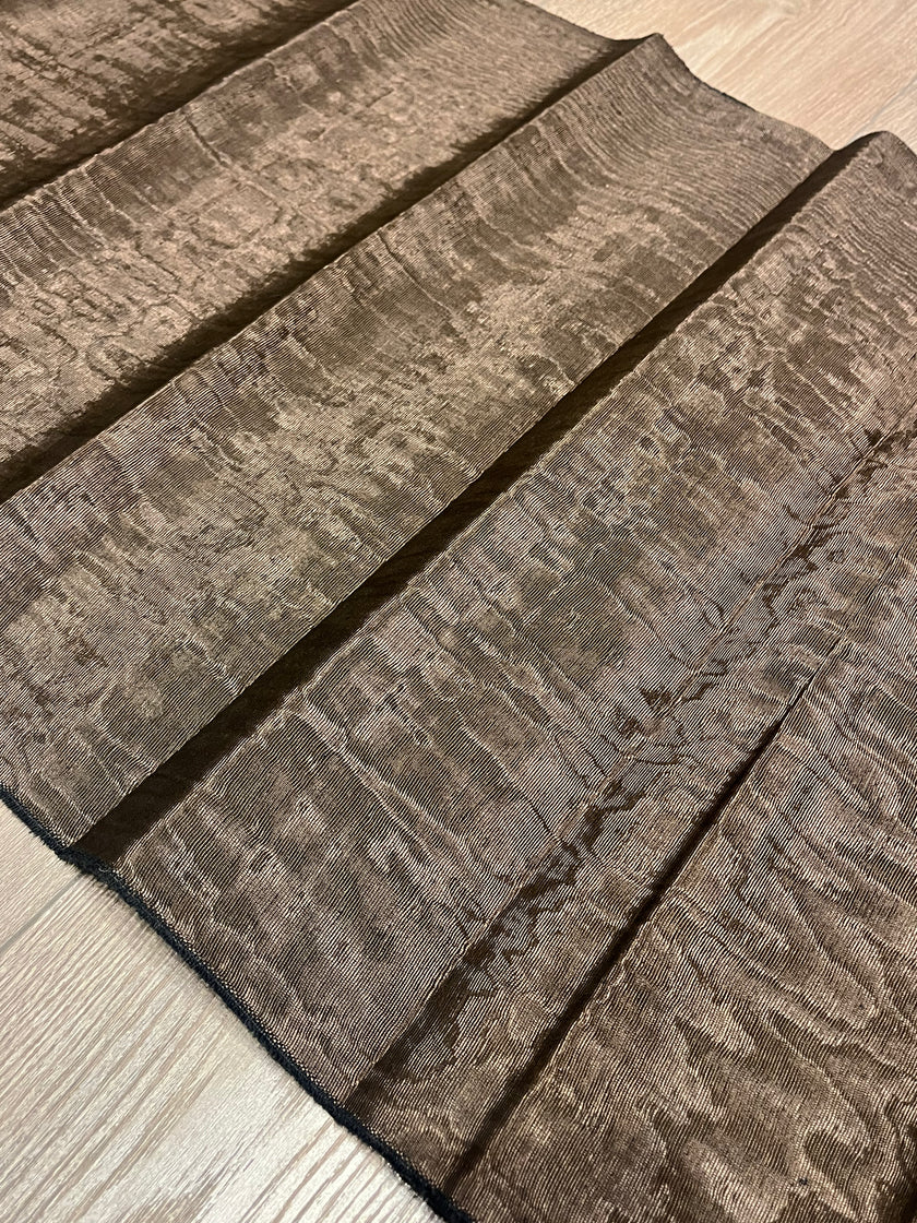 Tapisserie d'ameublement luxueuse en soie noire pour tête de lit ottomane, tissus d'intérieur pour textiles de maison : housses d'oreiller, motifs inspirés du kimono, motifs en filigrane.