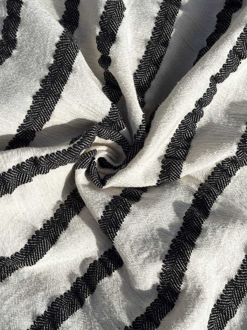 Metre ile Gri Çizgili Nötr Organik Pamuklu Kumaş, Çizgili Buruşuk Kumaş, Geniş En.