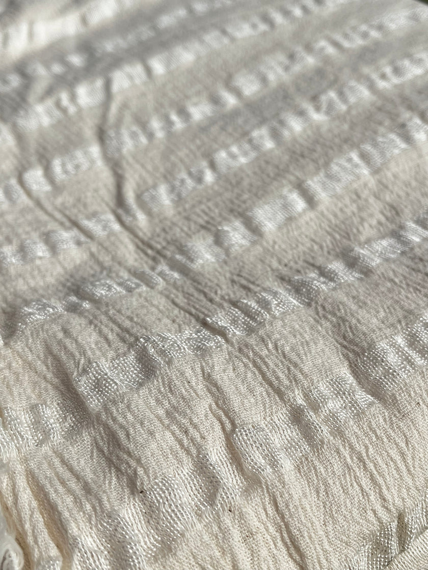 Metre ile Gri Çizgili Nötr Organik Pamuklu Kumaş, Çizgili Buruşuk Kumaş, Geniş En.