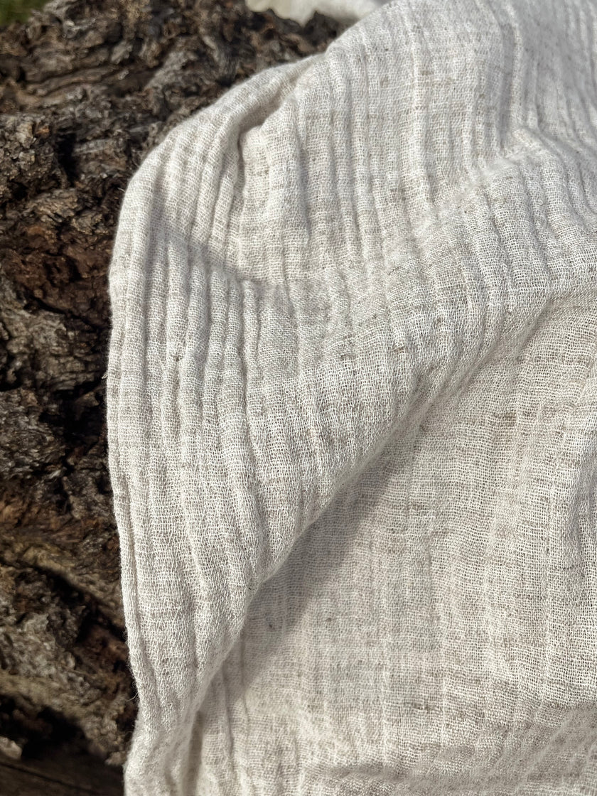 Metre ile Gri Çizgili Nötr Organik Pamuklu Kumaş, Çizgili Buruşuk Kumaş, Geniş En.