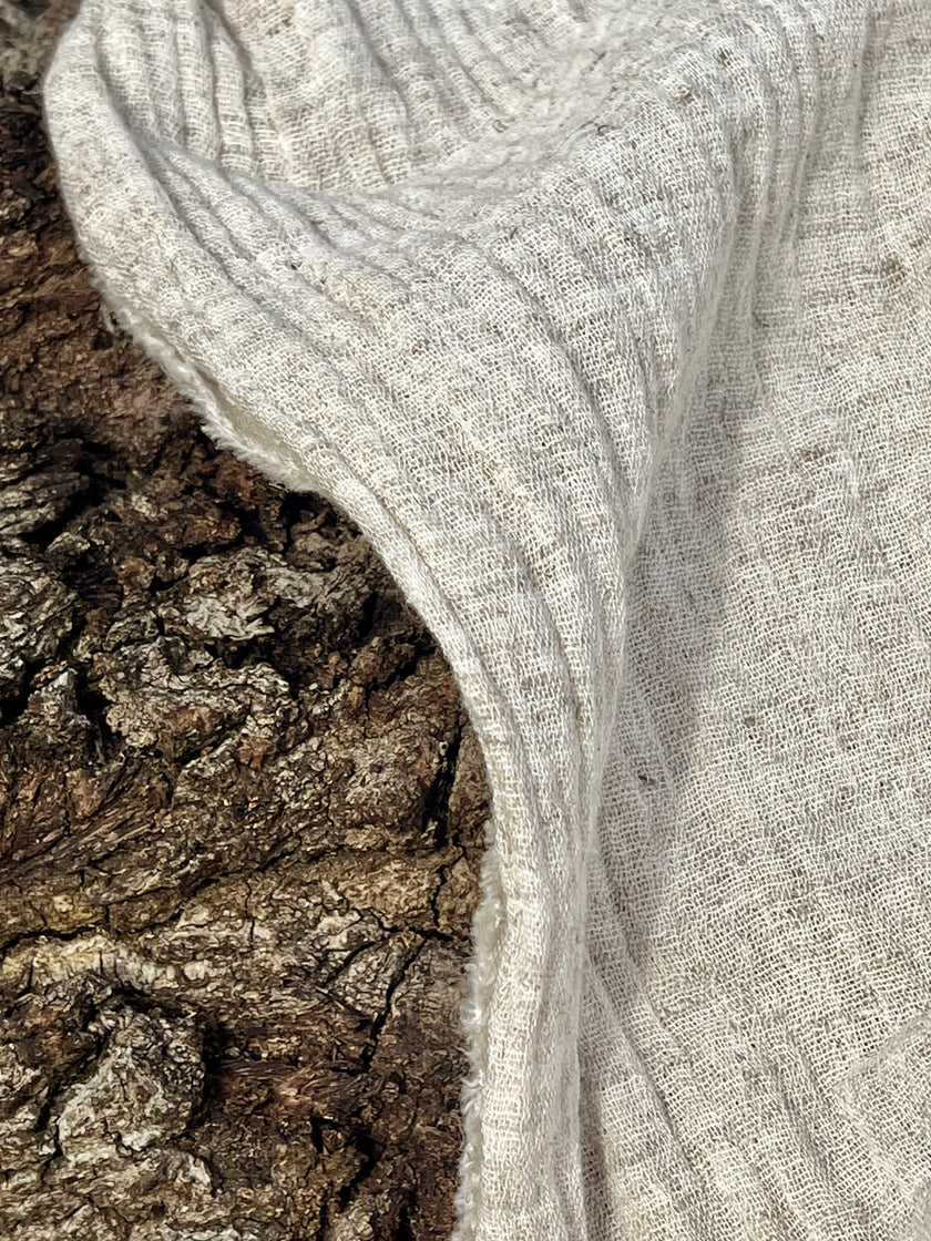 Metre ile Gri Çizgili Nötr Organik Pamuklu Kumaş, Çizgili Buruşuk Kumaş, Geniş En.