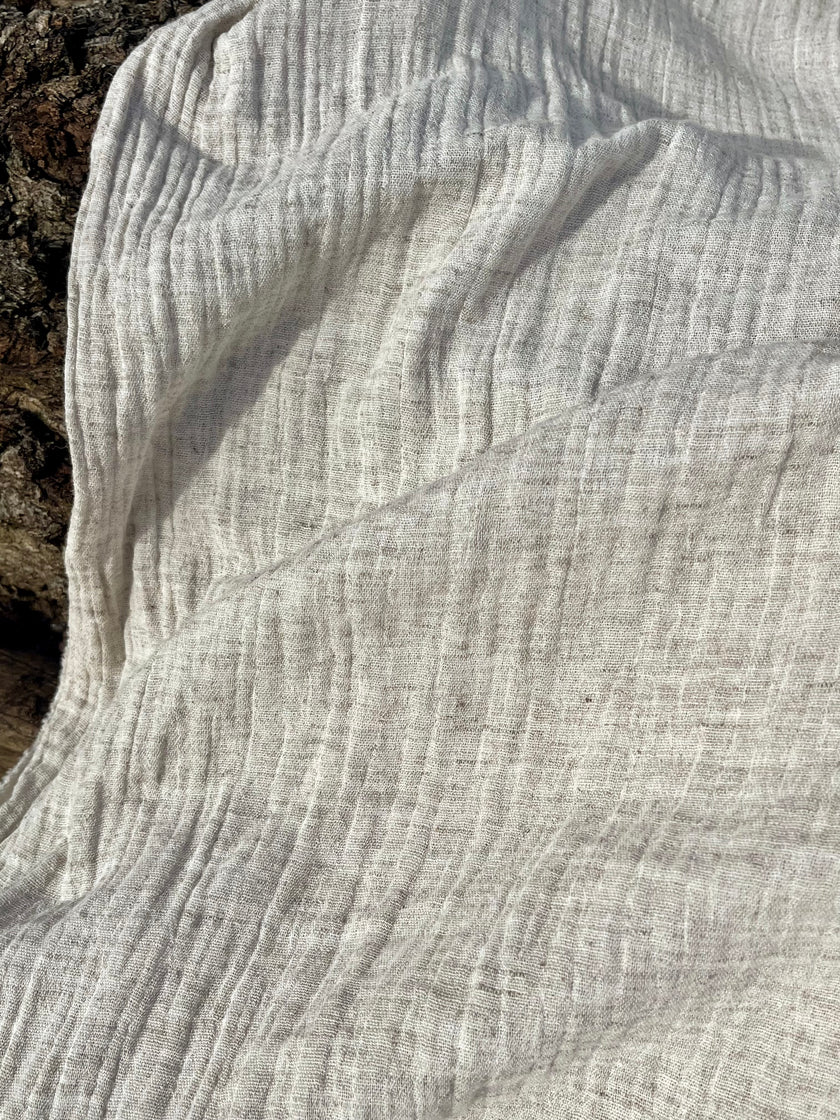 Metre ile Gri Çizgili Nötr Organik Pamuklu Kumaş, Çizgili Buruşuk Kumaş, Geniş En.