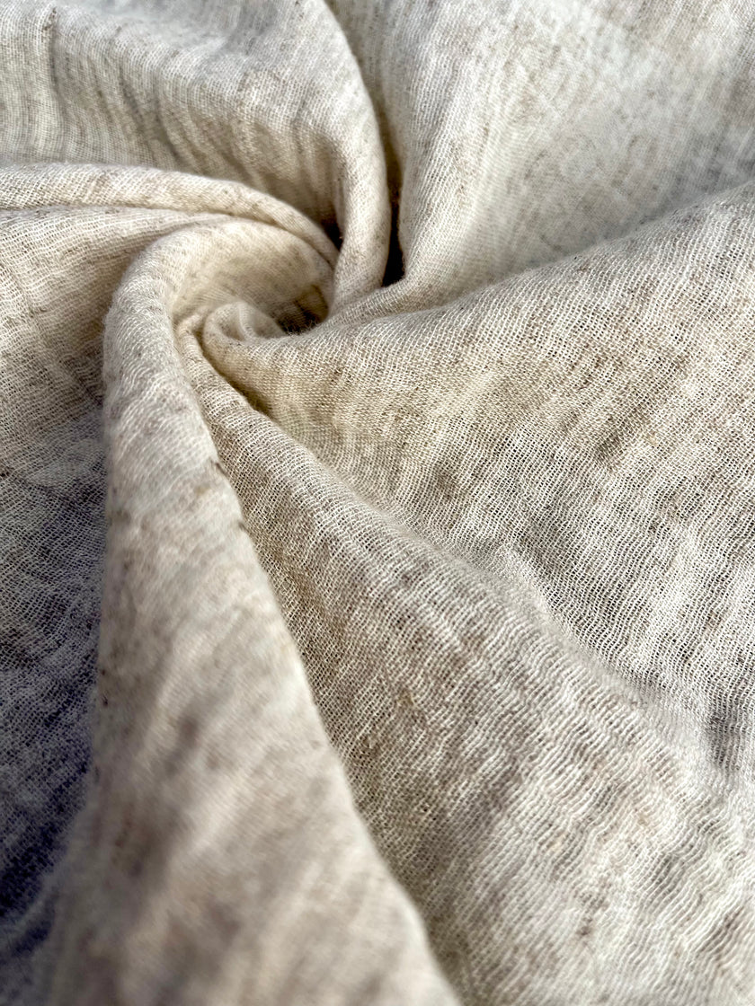 Metre ile Gri Çizgili Nötr Organik Pamuklu Kumaş, Çizgili Buruşuk Kumaş, Geniş En.