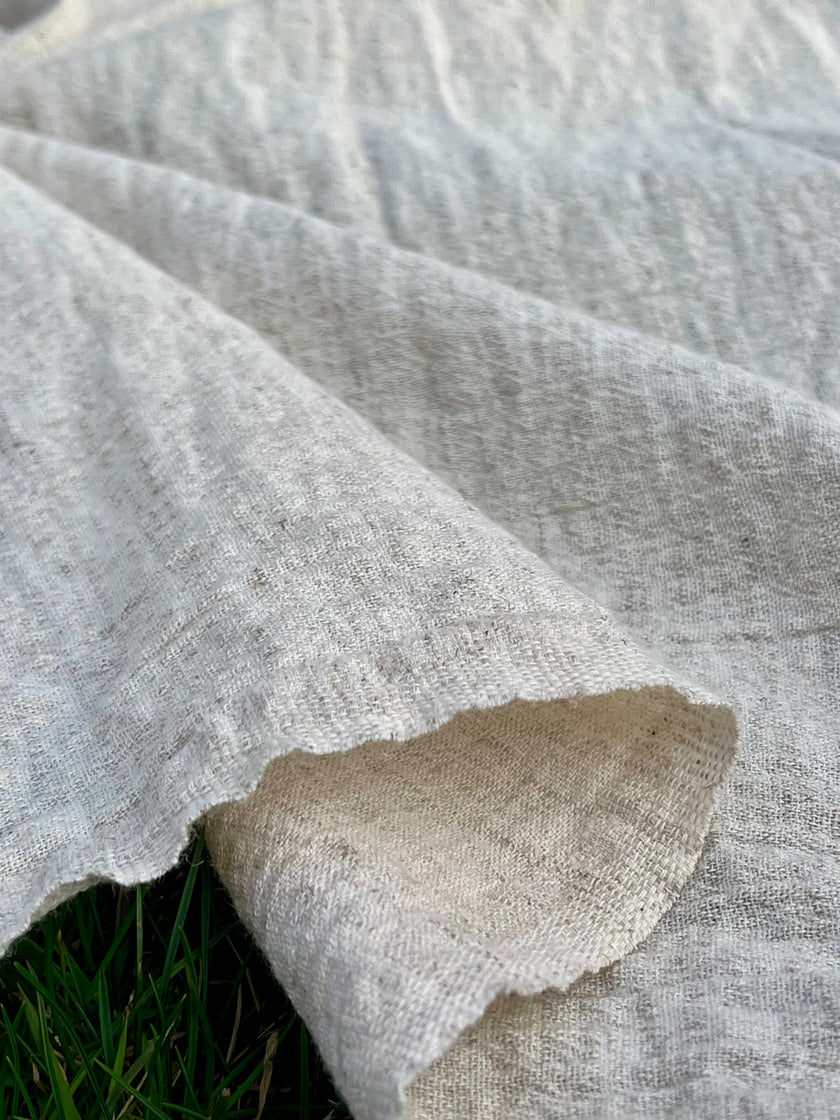 Metre ile Gri Çizgili Nötr Organik Pamuklu Kumaş, Çizgili Buruşuk Kumaş, Geniş En.