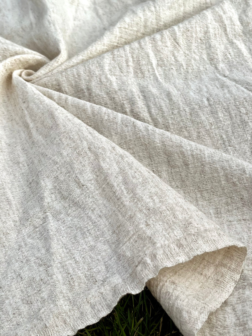 Metre ile Gri Çizgili Nötr Organik Pamuklu Kumaş, Çizgili Buruşuk Kumaş, Geniş En.