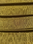 Rembourrage luxueux en soie dorée pour tête de lit ottoman, tissus d'intérieur pour textiles de maison : housses d'oreiller, motifs inspirés du kimono, motifs en filigrane.