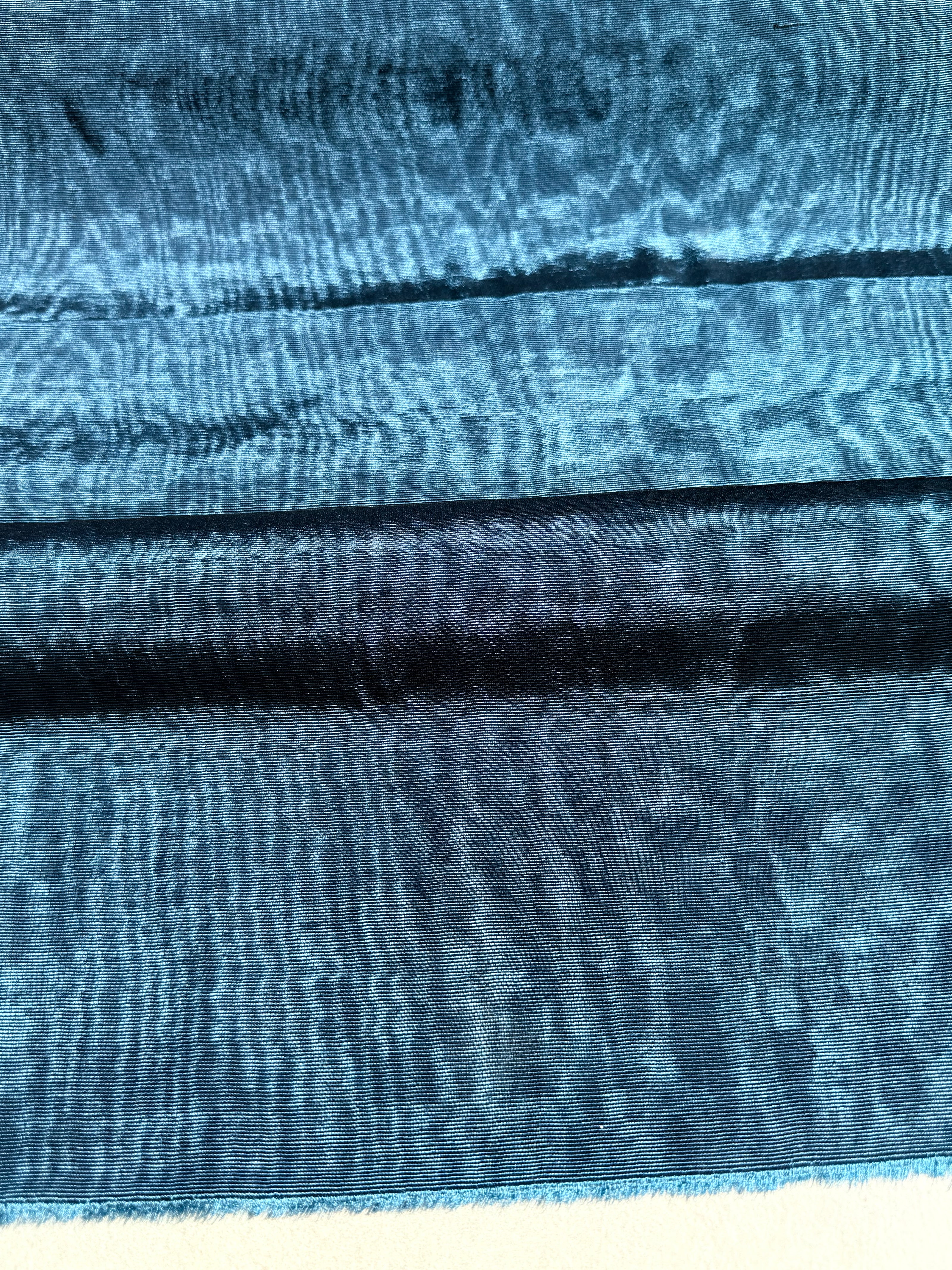 Tissu de soie, soie par cour, soie shantung, tissu moiré large, ruban de soie large et épais, tissu d’ameublement en soie.