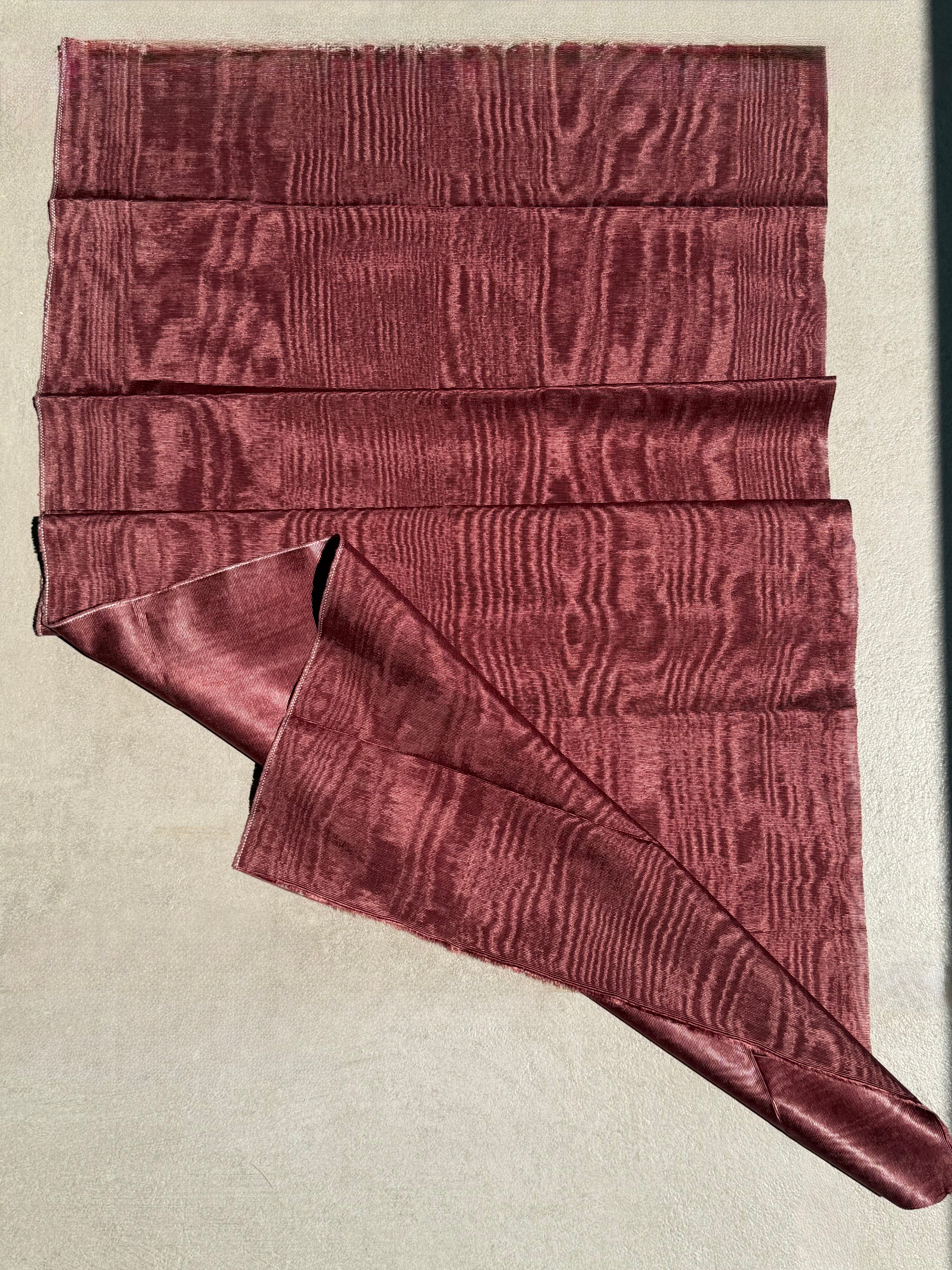 Tissu moiré de soie unique au mètre, revêtement en soie pour tête de lit ottomane, tissus d'intérieur pour textiles de maison : housses d'oreiller, motifs inspirés du kimono, motifs en filigrane
