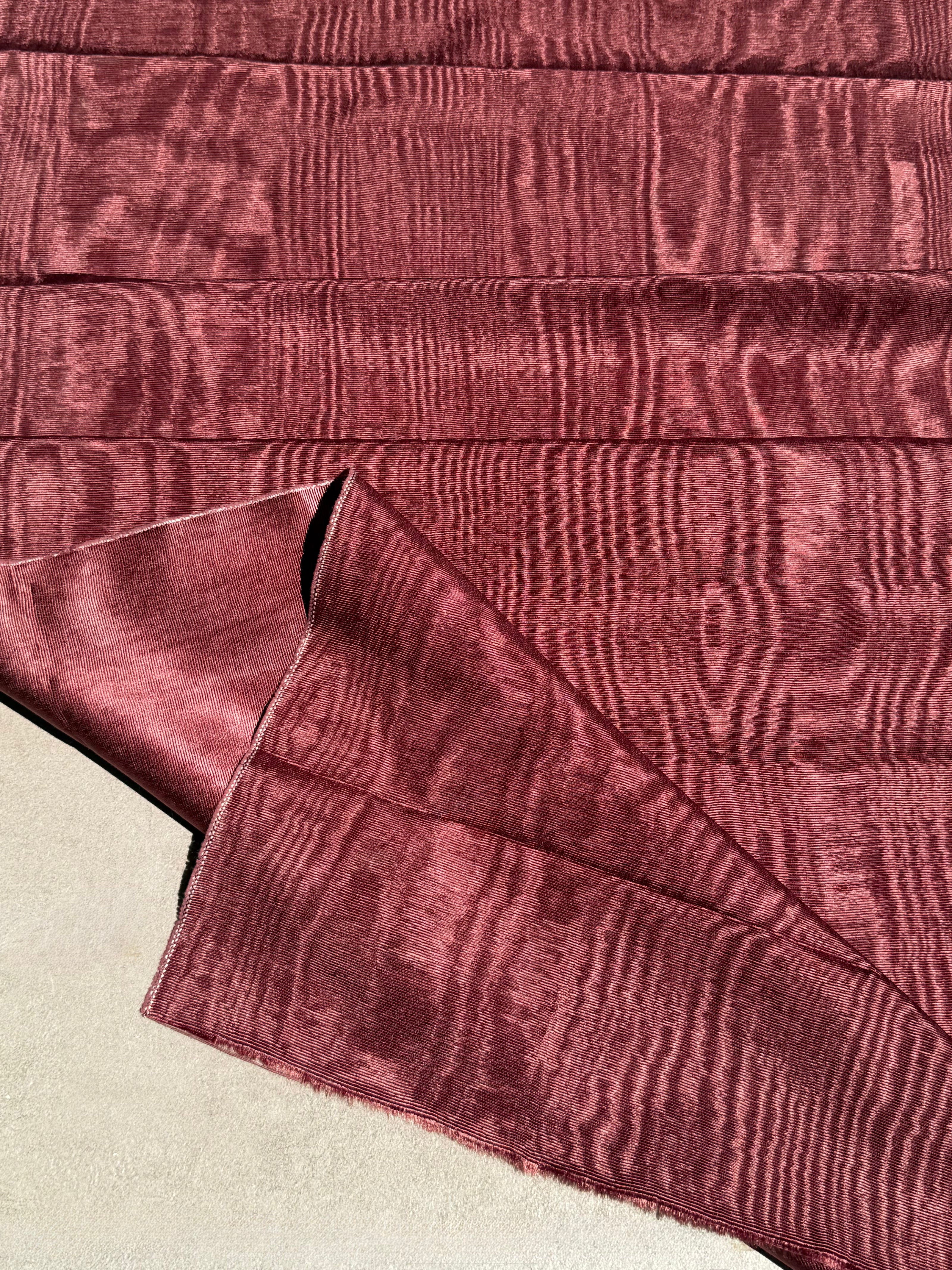 Tissu moiré de soie unique au mètre, revêtement en soie pour tête de lit ottomane, tissus d'intérieur pour textiles de maison : housses d'oreiller, motifs inspirés du kimono, motifs en filigrane