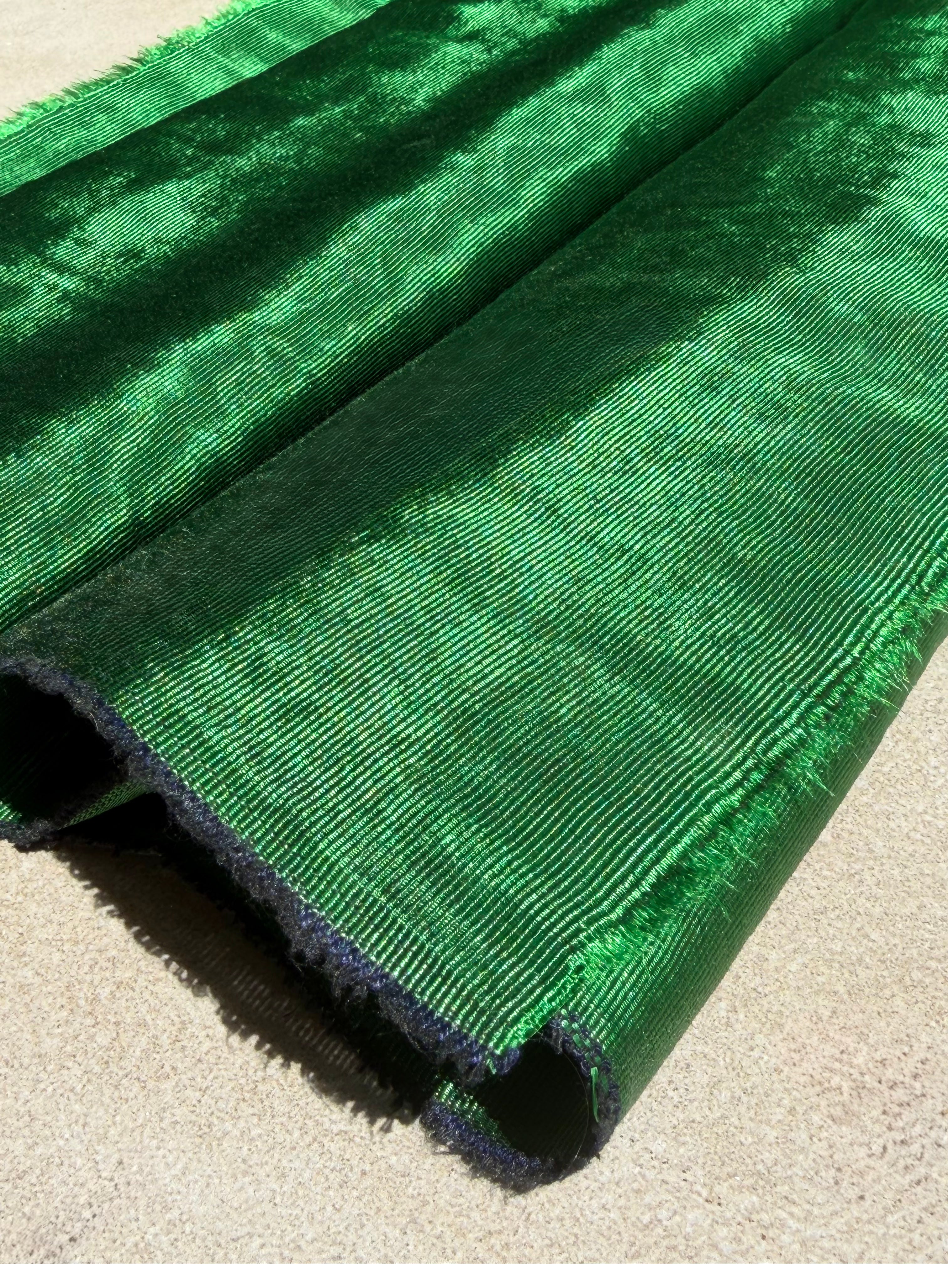 Emerald Green Silk Moiré Fabric – 50/50 Silk Cotton Blend | Ottoman-Inspired Textile