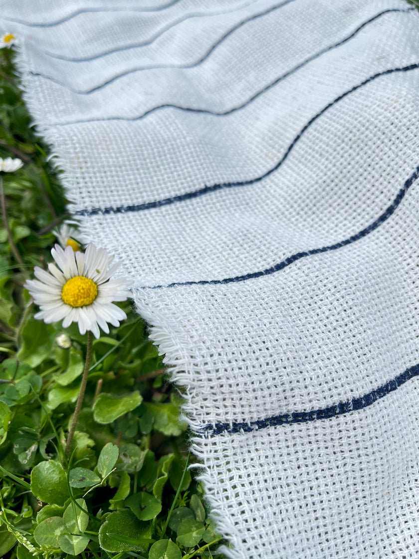 Tissu froissé en coton turc texturé spécial : qualité unique pour les robes d'été kimono et les tenues de nouveau-né | Options de gaze, transparentes et extensibles.