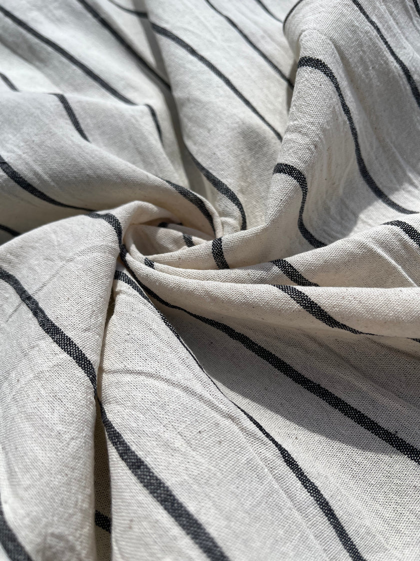 Metreyle Lacivert Çizgili Nötr Organik Pamuklu Kumaş, Çizgili Buruşuk Kumaş, Geniş Genişlik