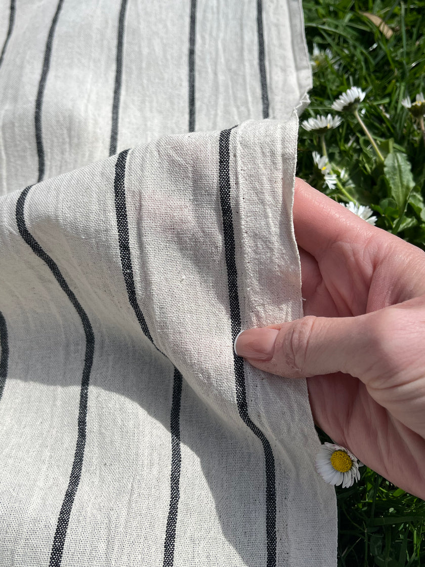 Metreyle Lacivert Çizgili Nötr Organik Pamuklu Kumaş, Çizgili Buruşuk Kumaş, Geniş Genişlik