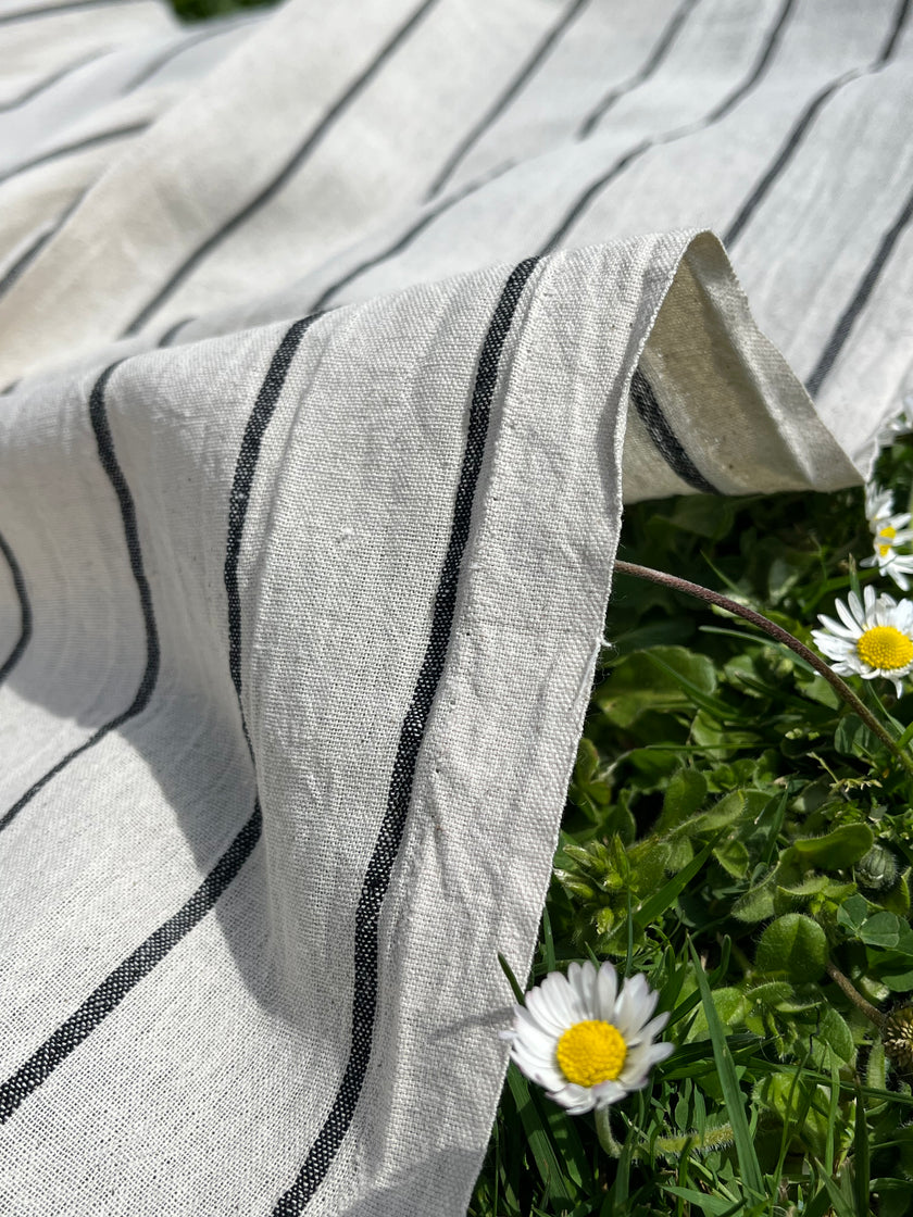 Metreyle Lacivert Çizgili Nötr Organik Pamuklu Kumaş, Çizgili Buruşuk Kumaş, Geniş Genişlik