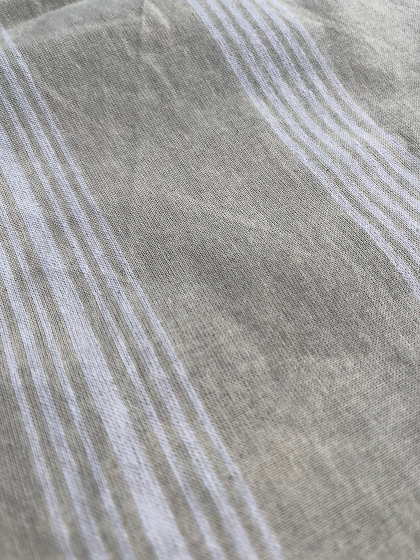 Tissu en coton lin adouci doux et fluide à larges rayures de poids moyen par mètre 200 g/m2 – Pour le rembourrage à rayures de style français ou les projets de couture pour kimono ou pantalon – Tissus d'ameublement naturels de 235 cm de largeur.