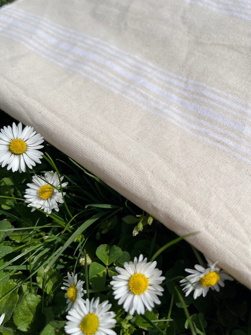 Tissu en coton lin adouci doux et fluide à larges rayures de poids moyen par mètre 200 g/m2 – Pour le rembourrage à rayures de style français ou les projets de couture pour kimono ou pantalon – Tissus d'ameublement naturels de 235 cm de largeur.