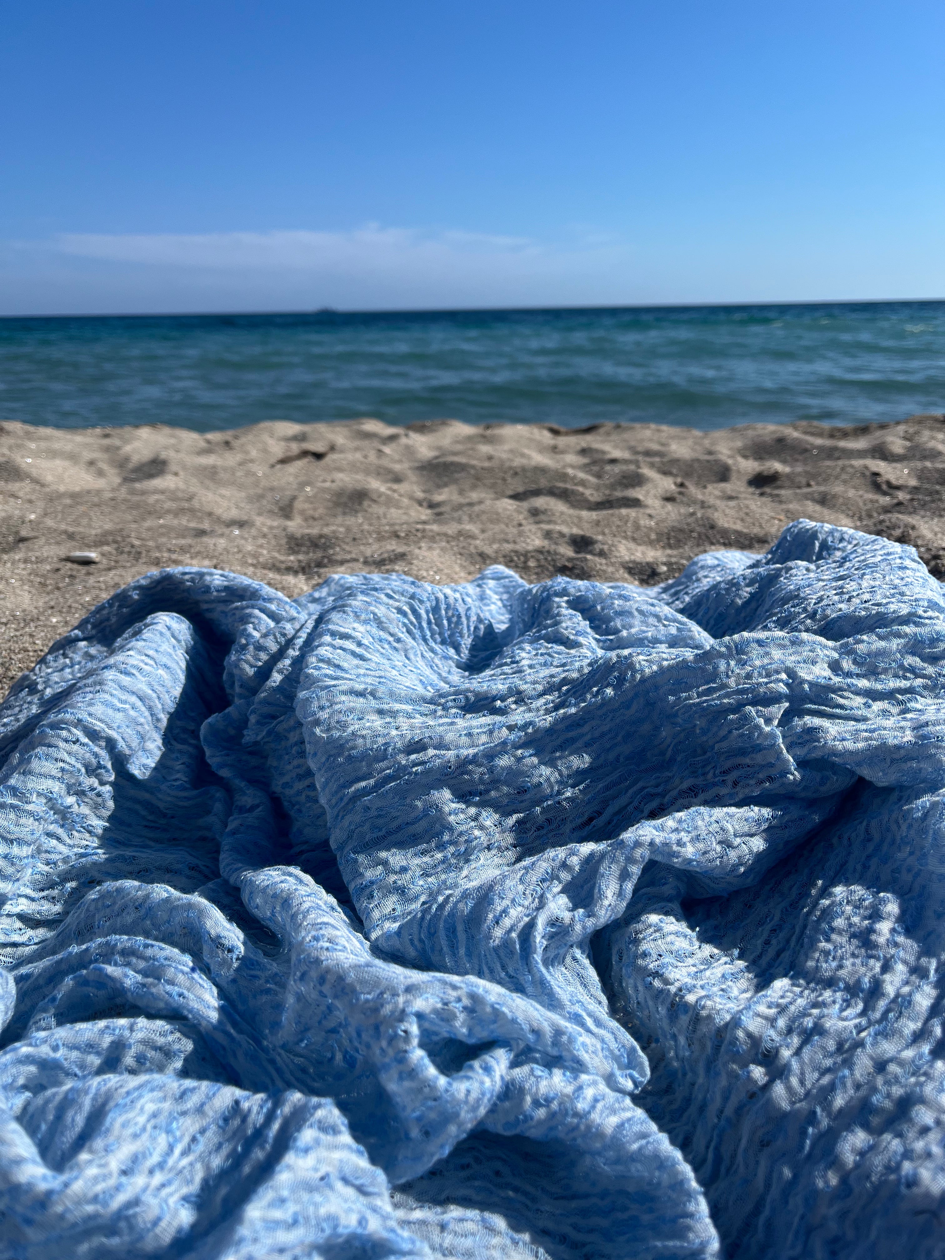 Tissus naturels uniques bleu clair : mélange de lin en coton funky, transparent et texturé | Tissus spéciaux de qualité avec texture 3D pour les créations estivales.
