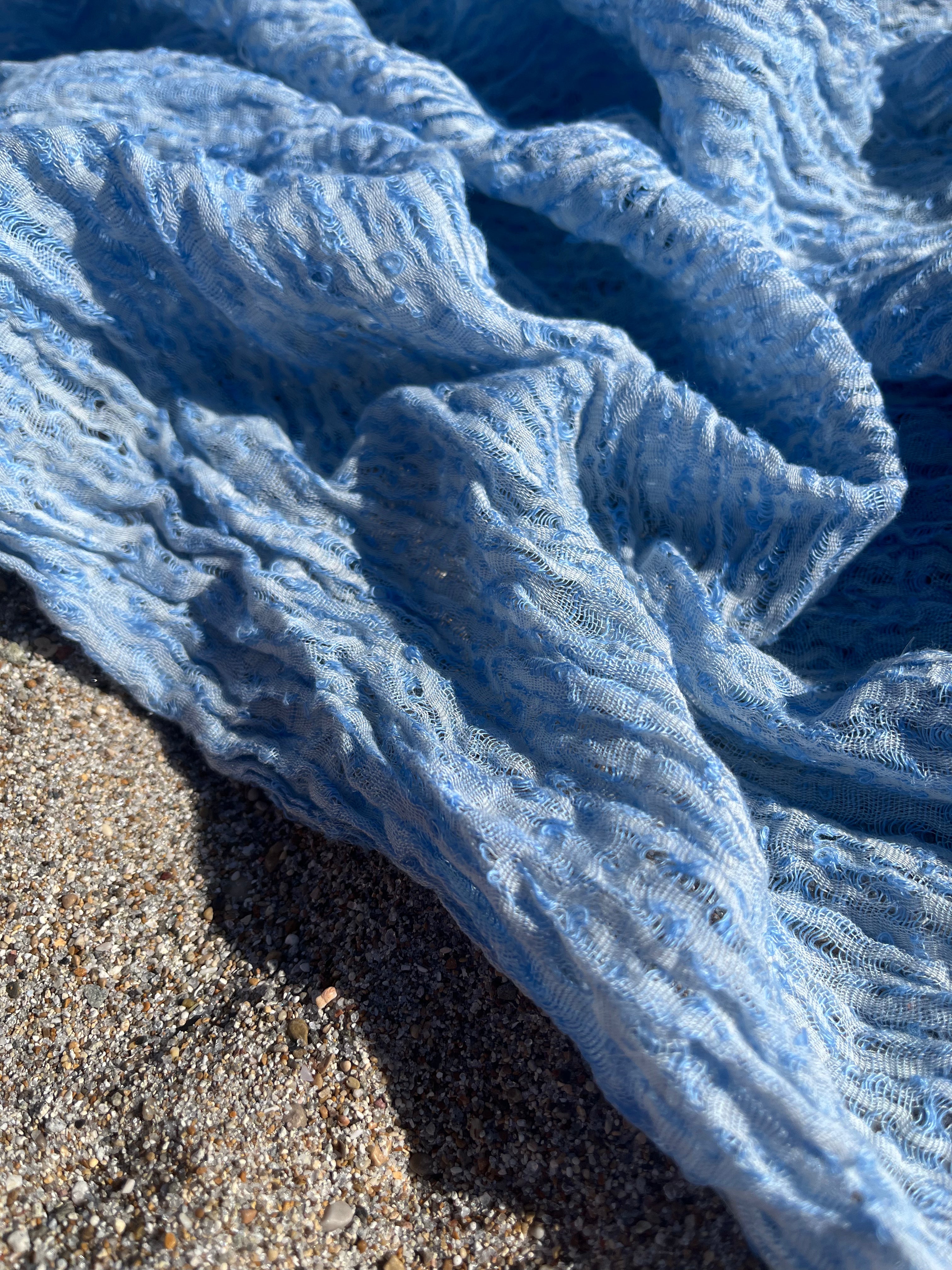 Tissus naturels uniques bleu clair : mélange de lin en coton funky, transparent et texturé | Tissus spéciaux de qualité avec texture 3D pour les créations estivales.