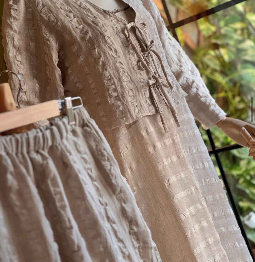 Keten İpek Karışımlı Çizgili Kumaş, Yazlık Kumaş, Buruşuk Kumaş, Dokulu Kumaşlar, Doğal Kumaş, Doğal Kumaşlar, Doğal Kumaşlar, Özel Kumaşlar.