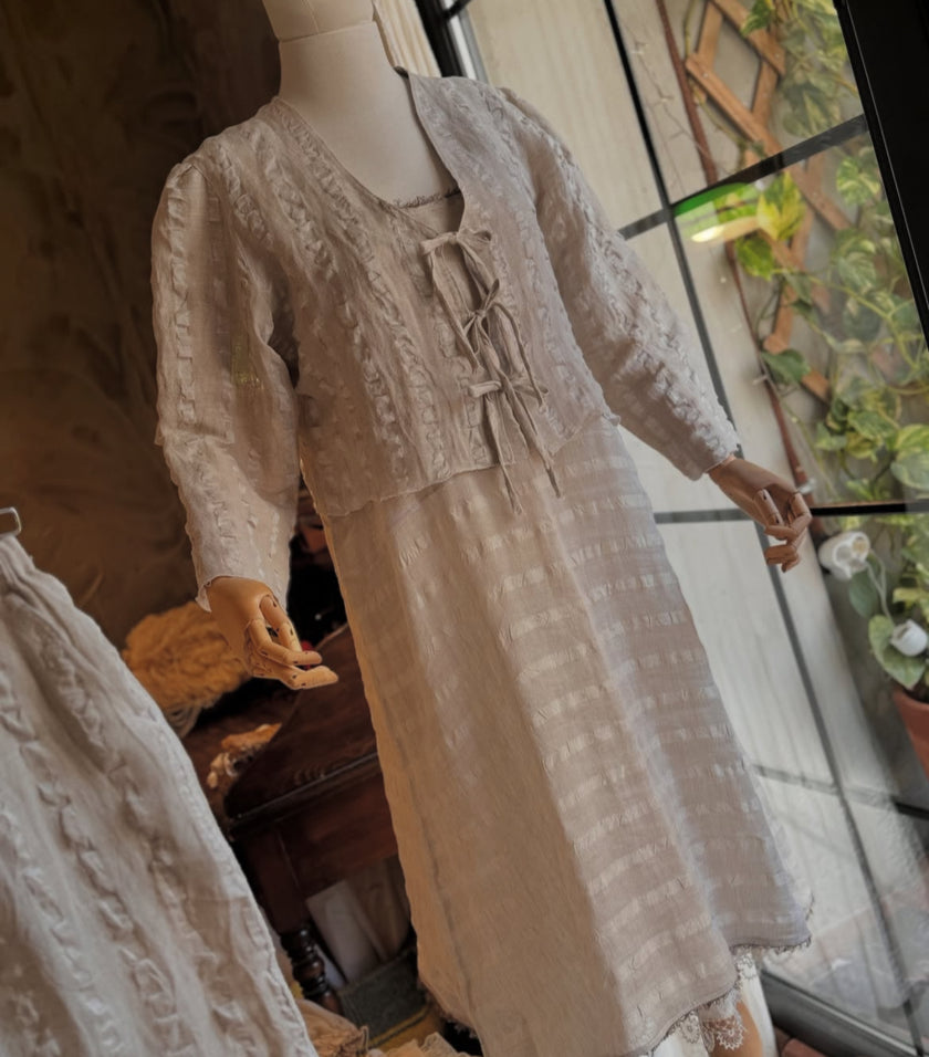 Keten İpek Karışımlı Çizgili Kumaş, Yazlık Kumaş, Buruşuk Kumaş, Dokulu Kumaşlar, Doğal Kumaş, Doğal Kumaşlar, Doğal Kumaşlar, Özel Kumaşlar.