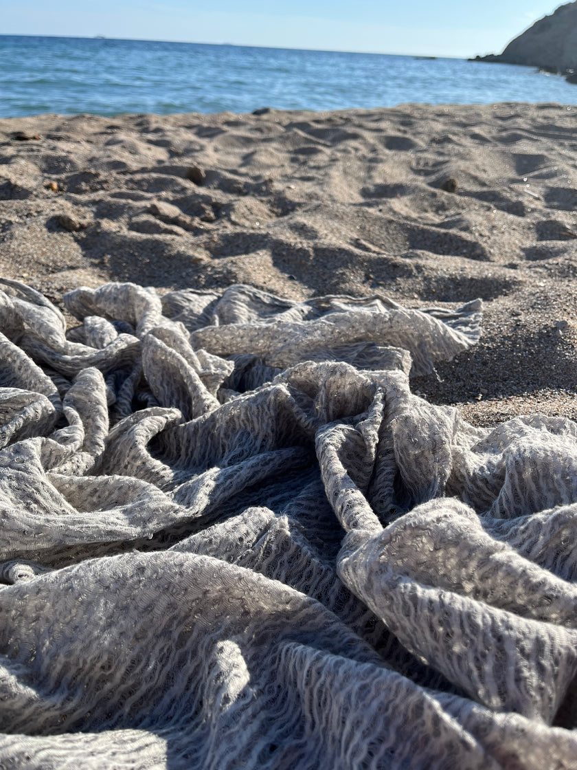 Metreyle Açık Gri Keten Kumaş, Organik Pamuklu Kumaş, Dokulu El Dokuma Yarı Şeffaf Doğal Kumaşlar.