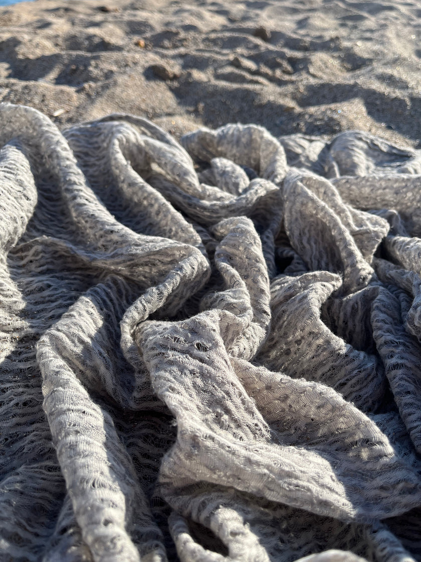 Metreyle Açık Gri Keten Kumaş, Organik Pamuklu Kumaş, Dokulu El Dokuma Yarı Şeffaf Doğal Kumaşlar.