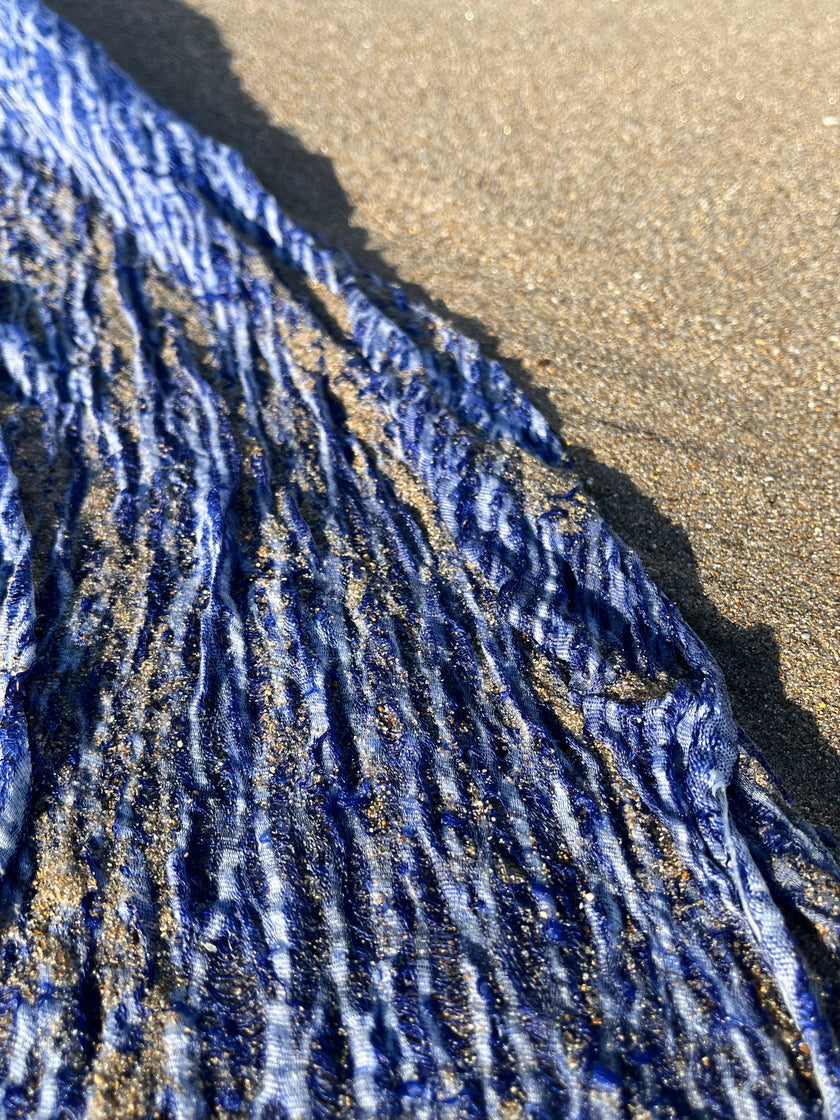 Tissus naturels uniques Sax Blue : mélange de lin en coton funky, transparent et texturé | Tissus spéciaux de qualité avec texture 3D pour les créations estivales.