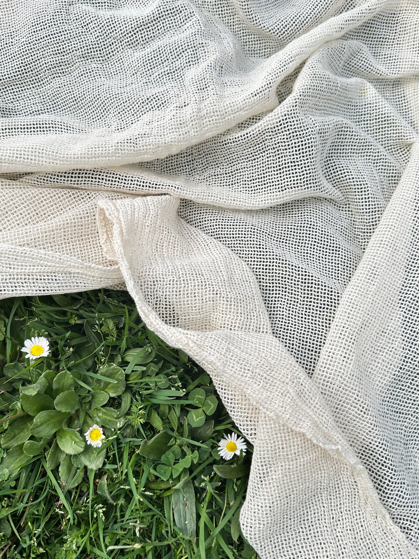 File Pamuklu Yumuşak Organik Kumaş, Ekru Beyaz - Siyah Renk Seçenekleri Mevcuttur, Şeffaf, Yumuşak Akışkan File Kumaş.