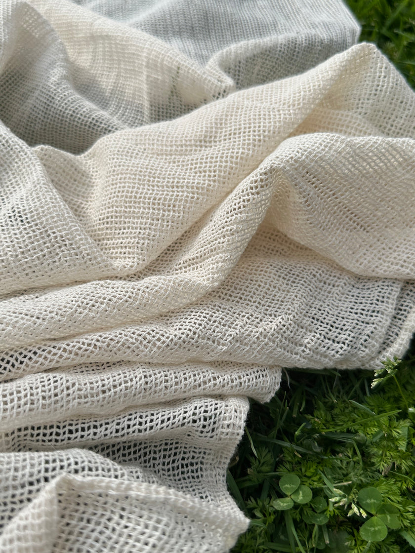 File Pamuklu Yumuşak Organik Kumaş, Ekru Beyaz - Siyah Renk Seçenekleri Mevcuttur, Şeffaf, Yumuşak Akışkan File Kumaş.