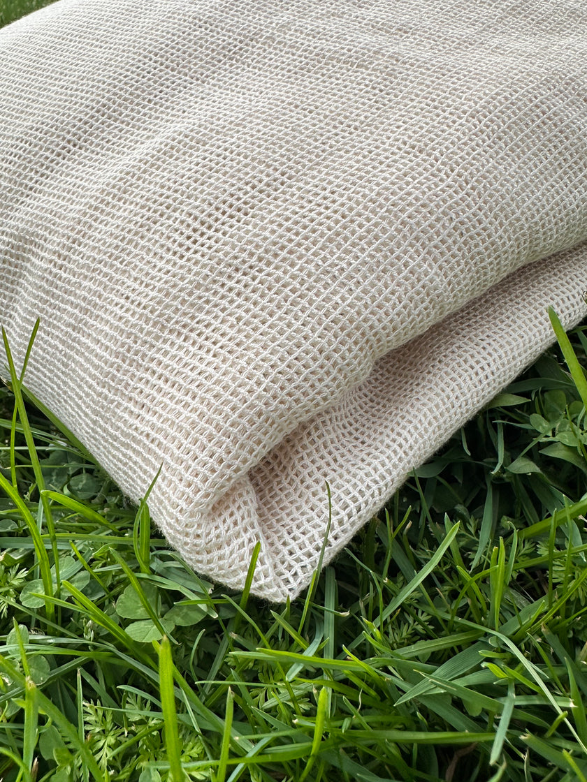 File Pamuklu Yumuşak Organik Kumaş, Ekru Beyaz - Siyah Renk Seçenekleri Mevcuttur, Şeffaf, Yumuşak Akışkan File Kumaş.