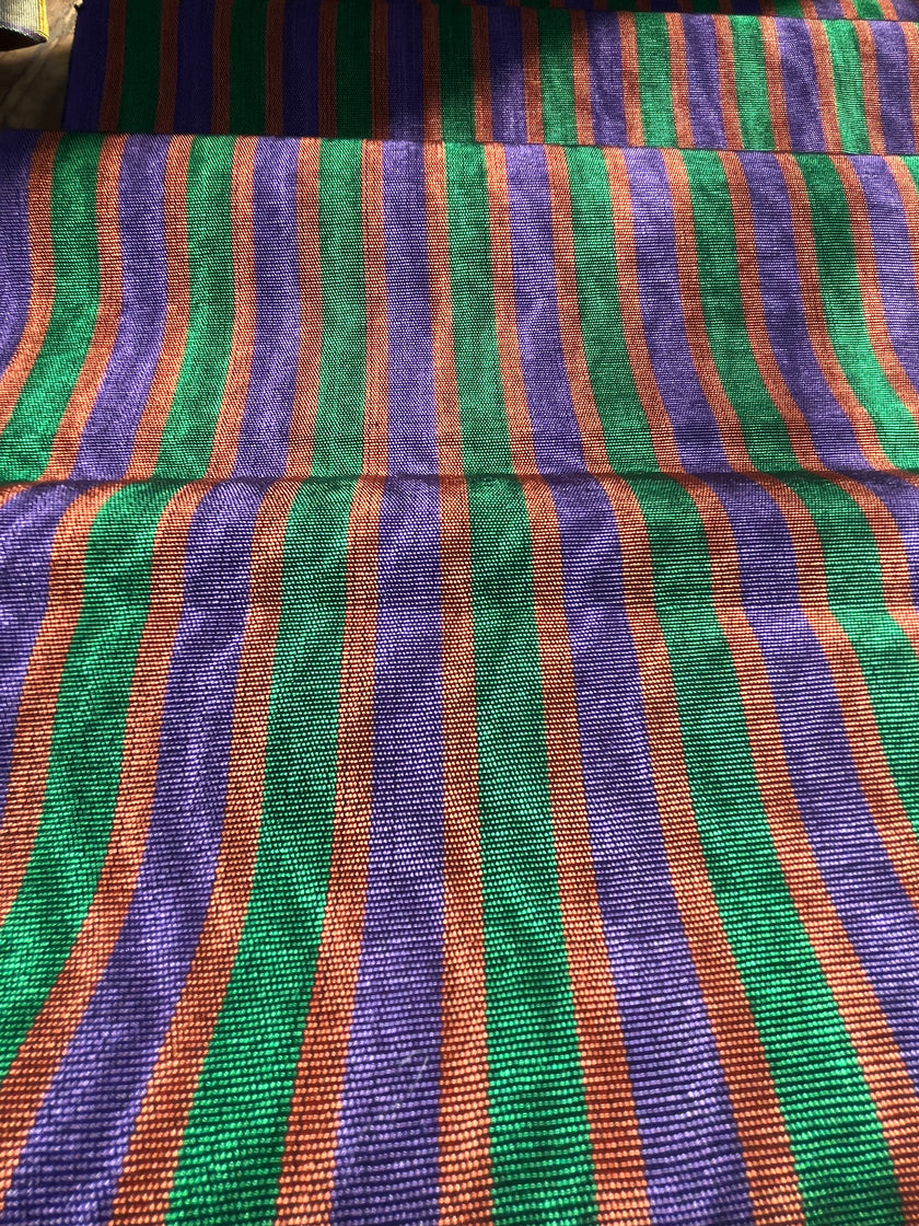 Osmanlı Başlık İçin Altın Lüks İpek Döşeme, Ev Tekstili İç Mekan Kumaşları: Yastık Kılıfları, Kimono Esintili Tasarımlar, Filigran Desenleri.