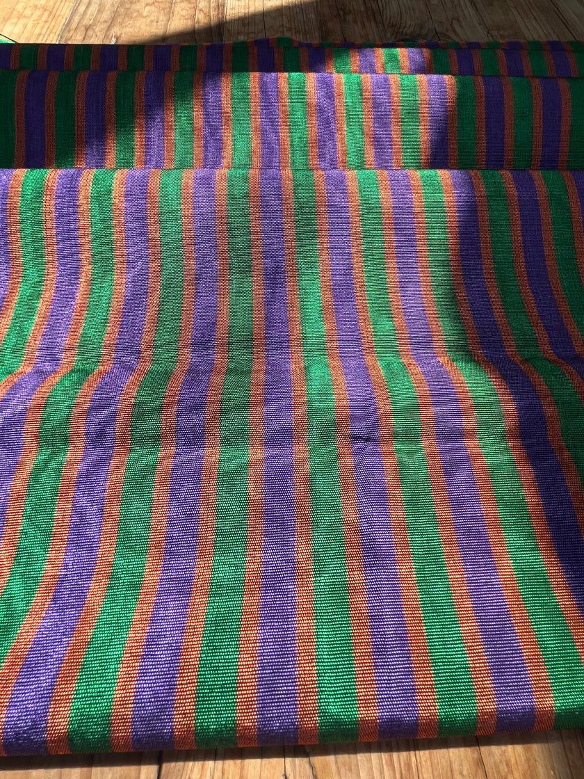 Osmanlı Başlık İçin Altın Lüks İpek Döşeme, Ev Tekstili İç Mekan Kumaşları: Yastık Kılıfları, Kimono Esintili Tasarımlar, Filigran Desenleri.