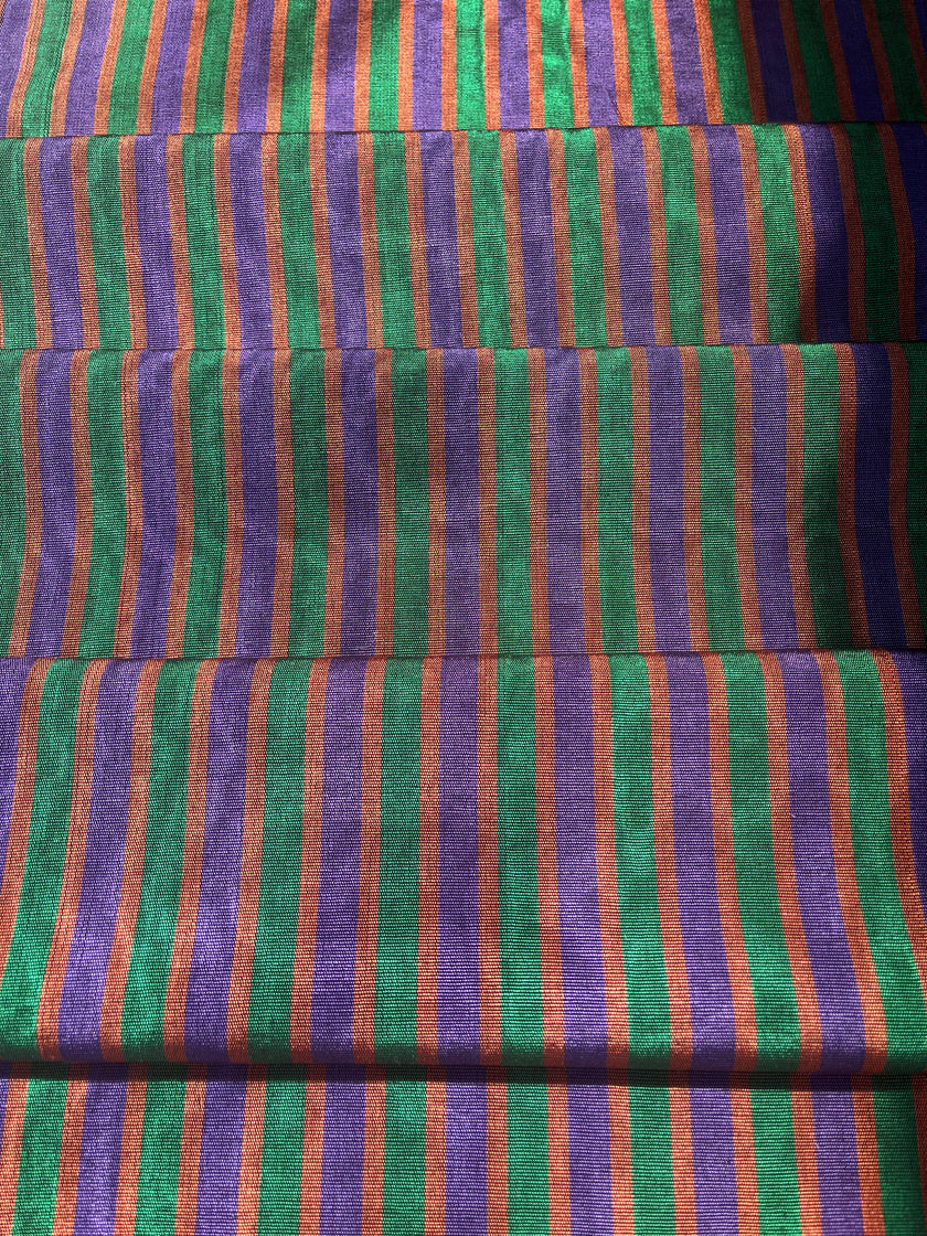 Osmanlı Başlık İçin Altın Lüks İpek Döşeme, Ev Tekstili İç Mekan Kumaşları: Yastık Kılıfları, Kimono Esintili Tasarımlar, Filigran Desenleri.