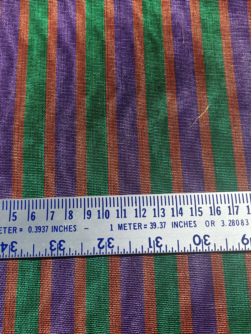 Osmanlı Başlık İçin Altın Lüks İpek Döşeme, Ev Tekstili İç Mekan Kumaşları: Yastık Kılıfları, Kimono Esintili Tasarımlar, Filigran Desenleri.