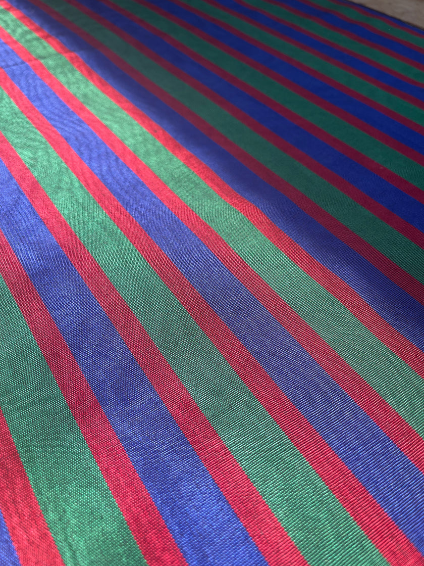 Osmanlı Başlık İçin Altın Lüks İpek Döşeme, Ev Tekstili İç Mekan Kumaşları: Yastık Kılıfları, Kimono Esintili Tasarımlar, Filigran Desenleri.