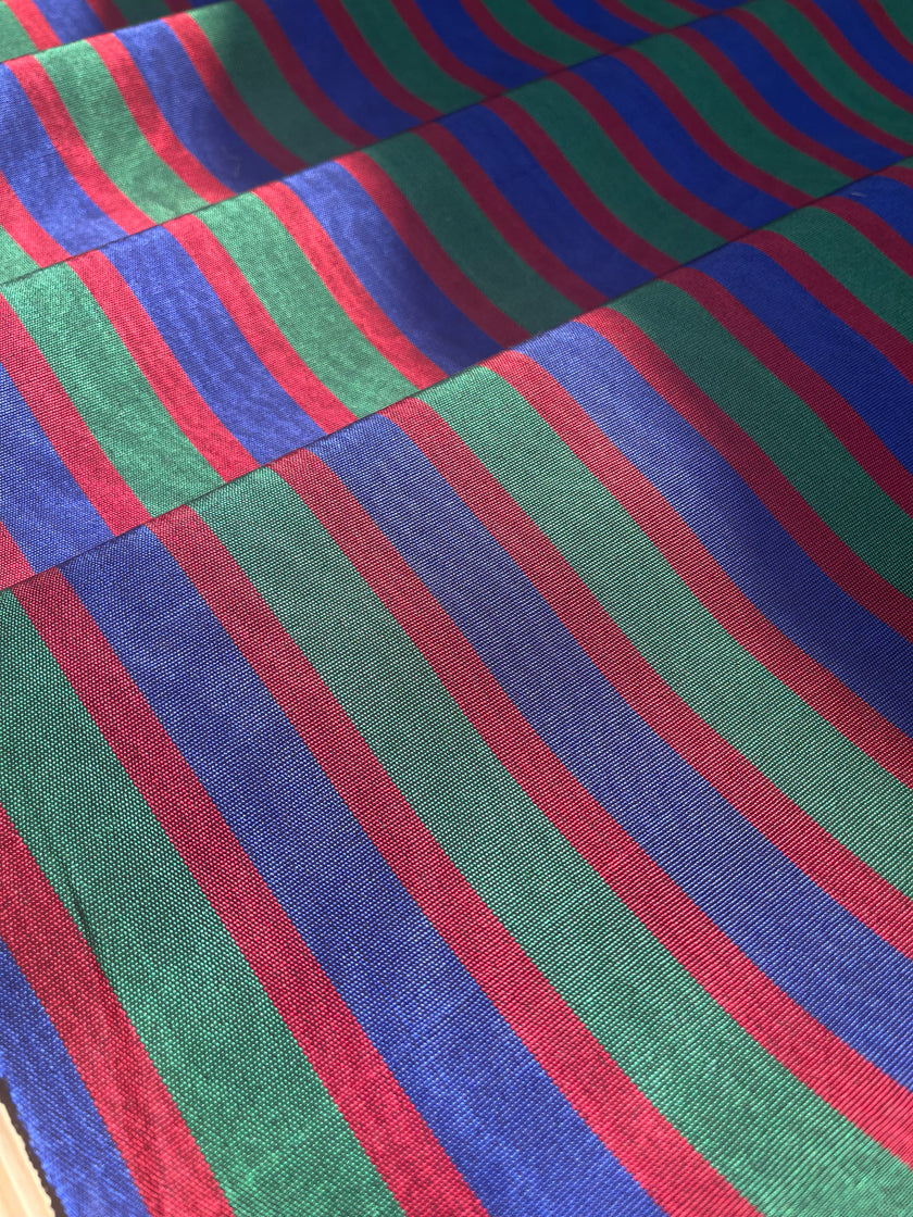 Osmanlı Başlık İçin Altın Lüks İpek Döşeme, Ev Tekstili İç Mekan Kumaşları: Yastık Kılıfları, Kimono Esintili Tasarımlar, Filigran Desenleri.