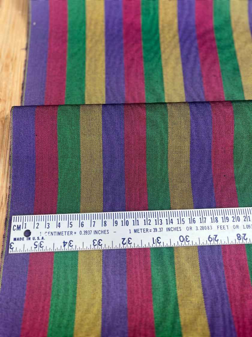 Osmanlı Başlık İçin Altın Lüks İpek Döşeme, Ev Tekstili İç Mekan Kumaşları: Yastık Kılıfları, Kimono Esintili Tasarımlar, Filigran Desenleri.