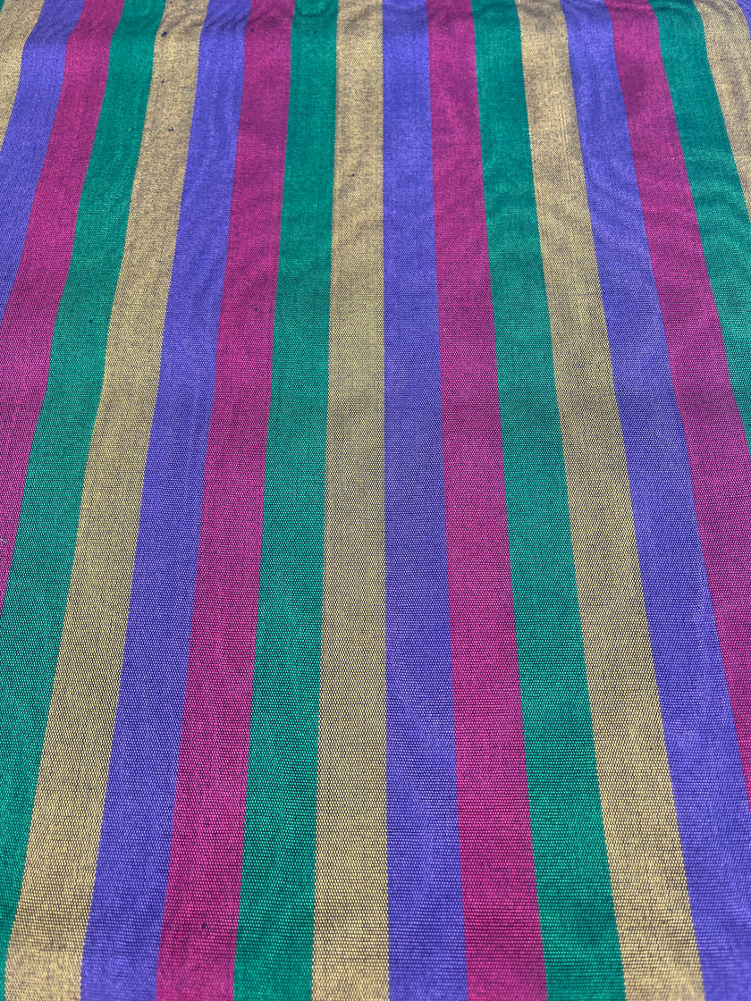 Osmanlı Başlık İçin Altın Lüks İpek Döşeme, Ev Tekstili İç Mekan Kumaşları: Yastık Kılıfları, Kimono Esintili Tasarımlar, Filigran Desenleri.