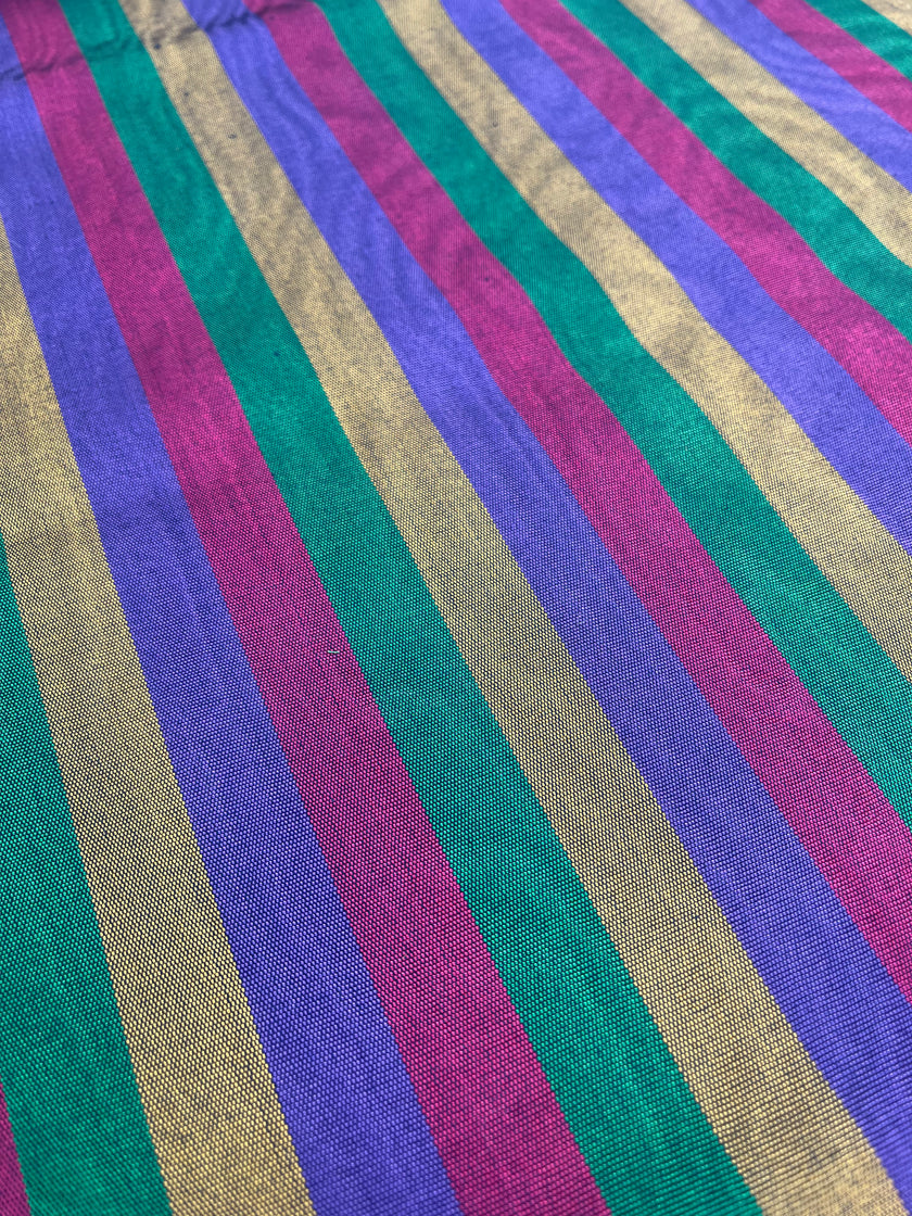 Osmanlı Başlık İçin Altın Lüks İpek Döşeme, Ev Tekstili İç Mekan Kumaşları: Yastık Kılıfları, Kimono Esintili Tasarımlar, Filigran Desenleri.