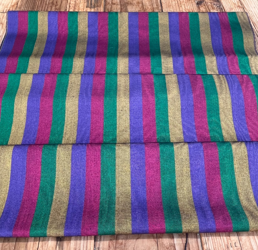 Osmanlı Başlık İçin Altın Lüks İpek Döşeme, Ev Tekstili İç Mekan Kumaşları: Yastık Kılıfları, Kimono Esintili Tasarımlar, Filigran Desenleri.