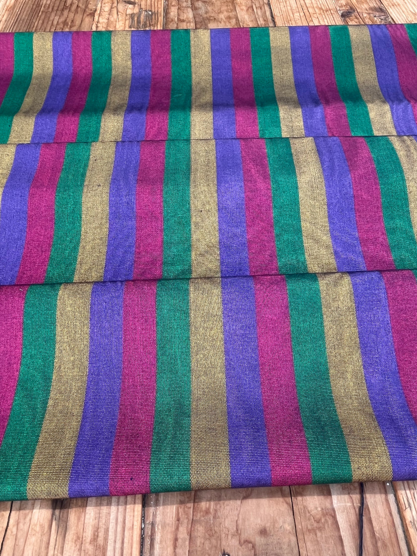 Osmanlı Başlık İçin Altın Lüks İpek Döşeme, Ev Tekstili İç Mekan Kumaşları: Yastık Kılıfları, Kimono Esintili Tasarımlar, Filigran Desenleri.