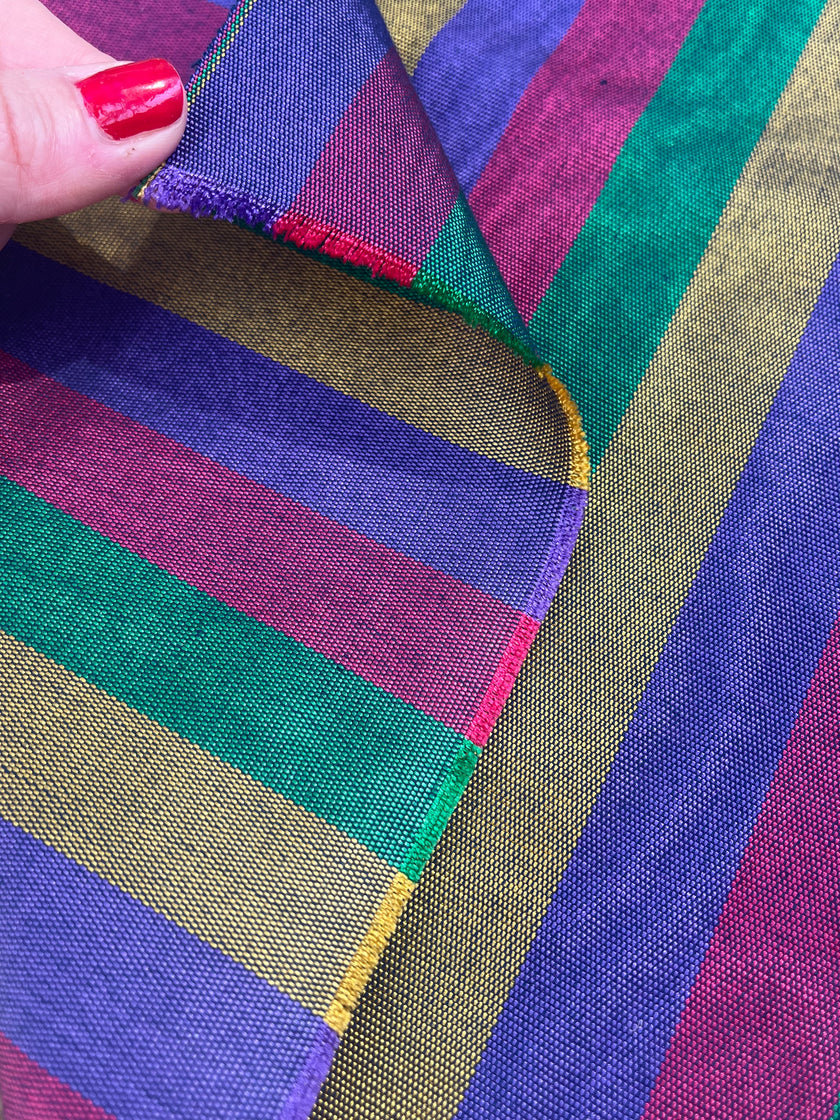 Osmanlı Başlık İçin Altın Lüks İpek Döşeme, Ev Tekstili İç Mekan Kumaşları: Yastık Kılıfları, Kimono Esintili Tasarımlar, Filigran Desenleri.