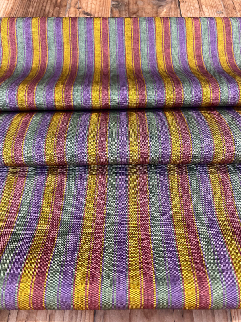 Osmanlı Başlık İçin Altın Lüks İpek Döşeme, Ev Tekstili İç Mekan Kumaşları: Yastık Kılıfları, Kimono Esintili Tasarımlar, Filigran Desenleri.