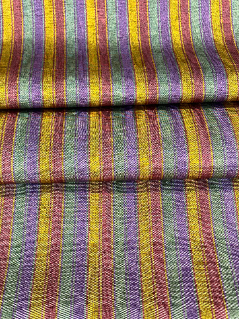 Osmanlı Başlık İçin Altın Lüks İpek Döşeme, Ev Tekstili İç Mekan Kumaşları: Yastık Kılıfları, Kimono Esintili Tasarımlar, Filigran Desenleri.