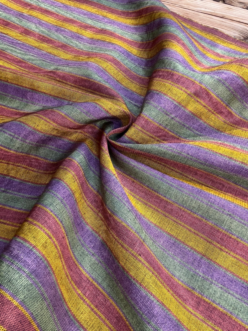 Osmanlı Başlık İçin Altın Lüks İpek Döşeme, Ev Tekstili İç Mekan Kumaşları: Yastık Kılıfları, Kimono Esintili Tasarımlar, Filigran Desenleri.