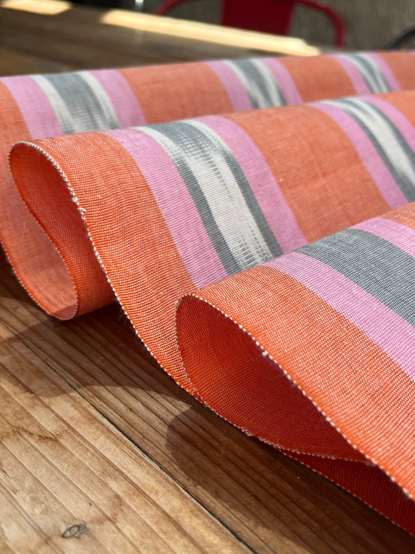 Osmanlı Başlık İçin Altın Lüks İpek Döşeme, Ev Tekstili İç Mekan Kumaşları: Yastık Kılıfları, Kimono Esintili Tasarımlar, Filigran Desenleri.