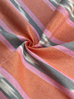Rembourrage luxueux en soie dorée pour tête de lit ottoman, tissus d'intérieur pour textiles de maison : housses d'oreiller, motifs inspirés du kimono, motifs en filigrane.